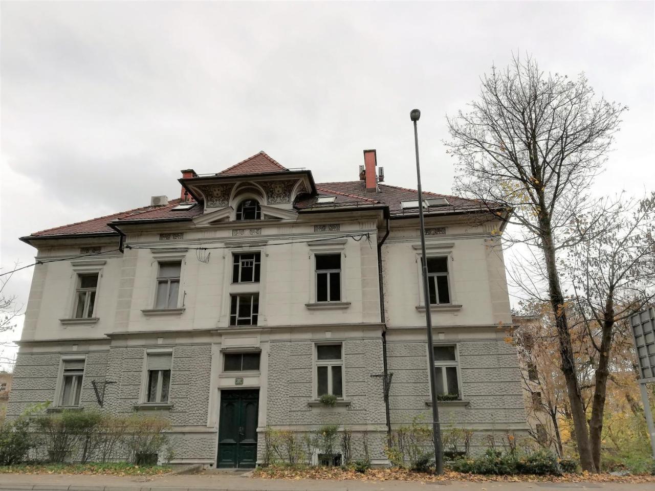 Dimora Apartments With Free Parking Любляна Екстериор снимка